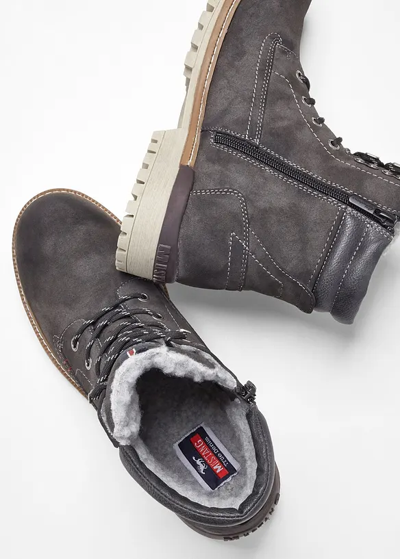 Veterboots van Mustang, Mustang