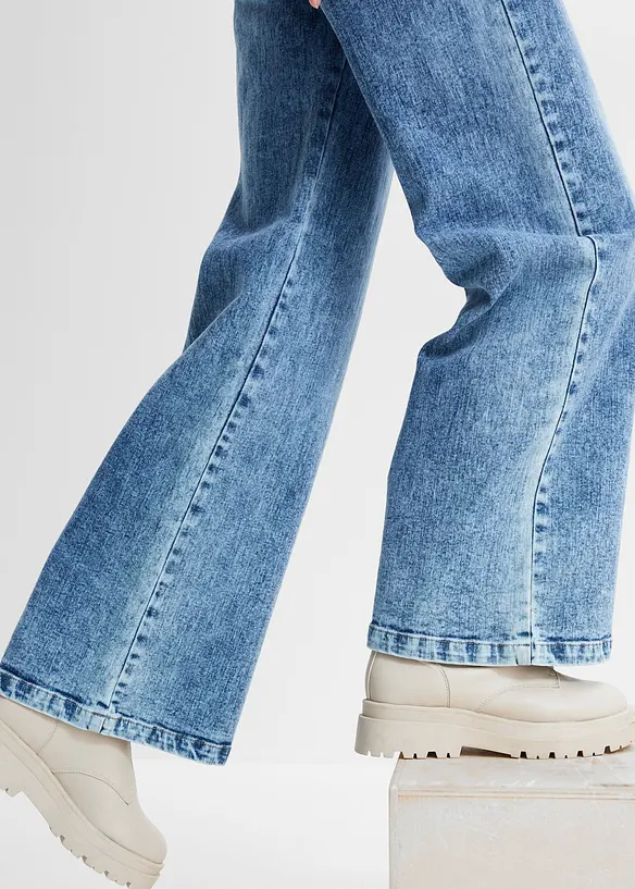 Wide leg jeans met mid waist en sierknopen, bonprix