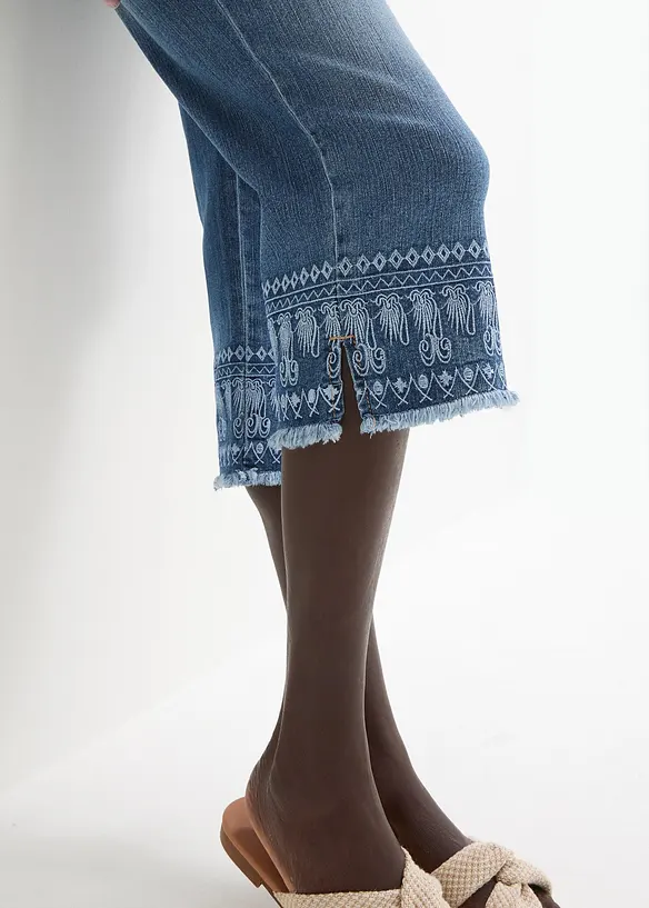 Capri jeans met borduursel, bonprix