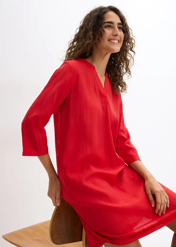 Tuniekjurk met structuureffect in een soepele viscosemix, bonprix
