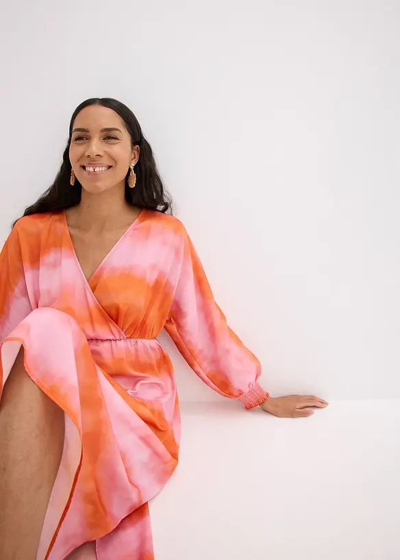 Midi jurk van satijn met batik-print, bonprix