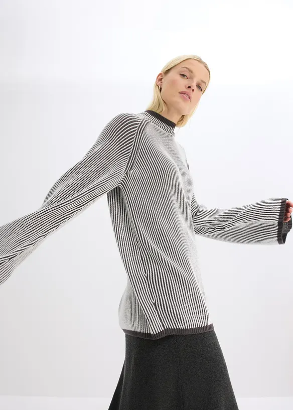 Oversized trui met opstaande kraag, bonprix