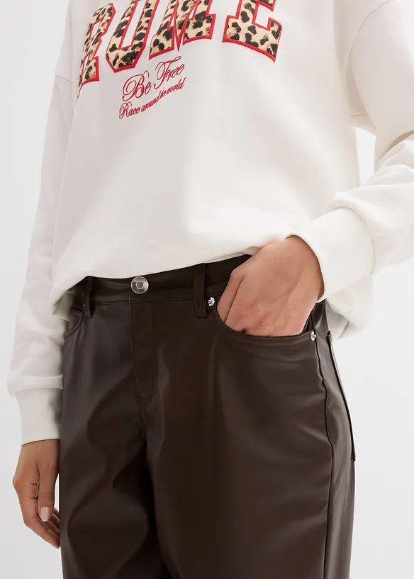 Imitatieleerbroek in barrelvorm, mid waist, bonprix