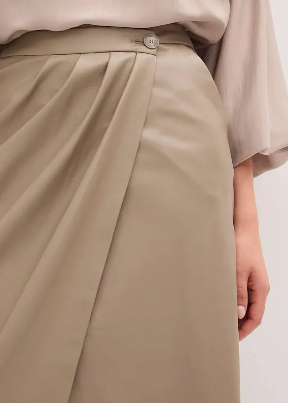 Imitatieleren midirok in wikkellook, bonprix