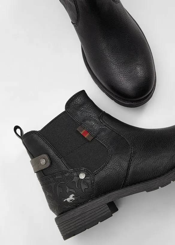 Boots van Mustang, Mustang
