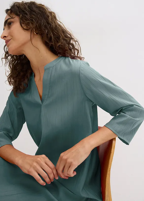 Tuniekjurk met structuureffect in een soepele viscosemix, bonprix