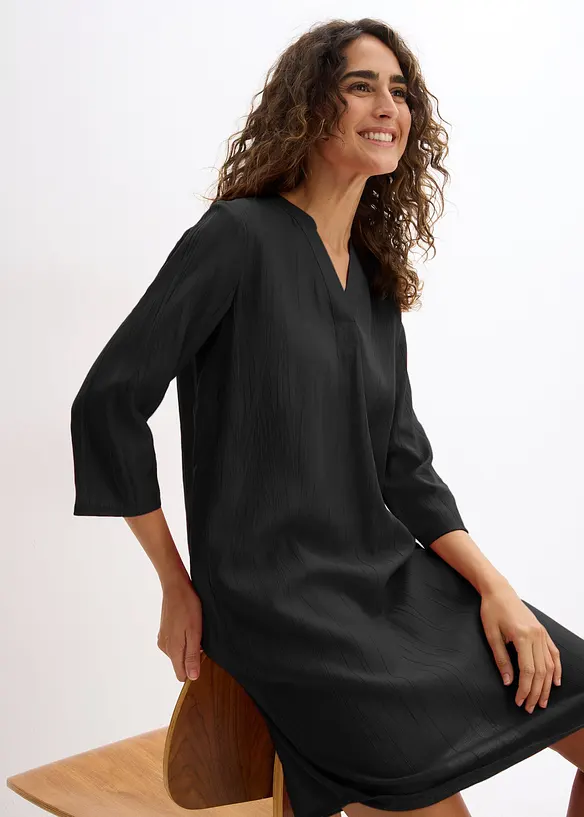 Tuniekjurk met structuureffect in een soepele viscosemix, bonprix