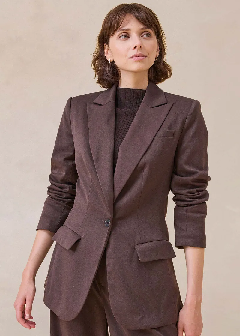 Elegante bruine blazer met knoop en zakken.
