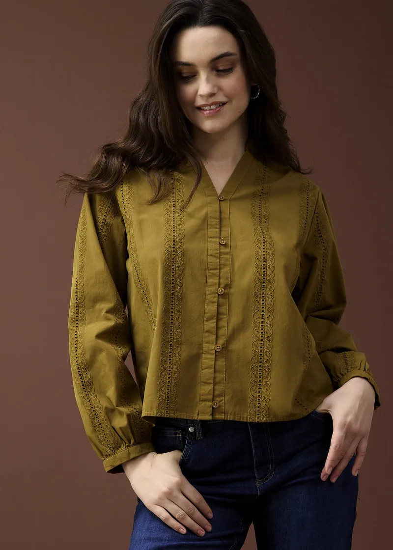 Elegante mosterdgele blouse met borduursel en V-hals.