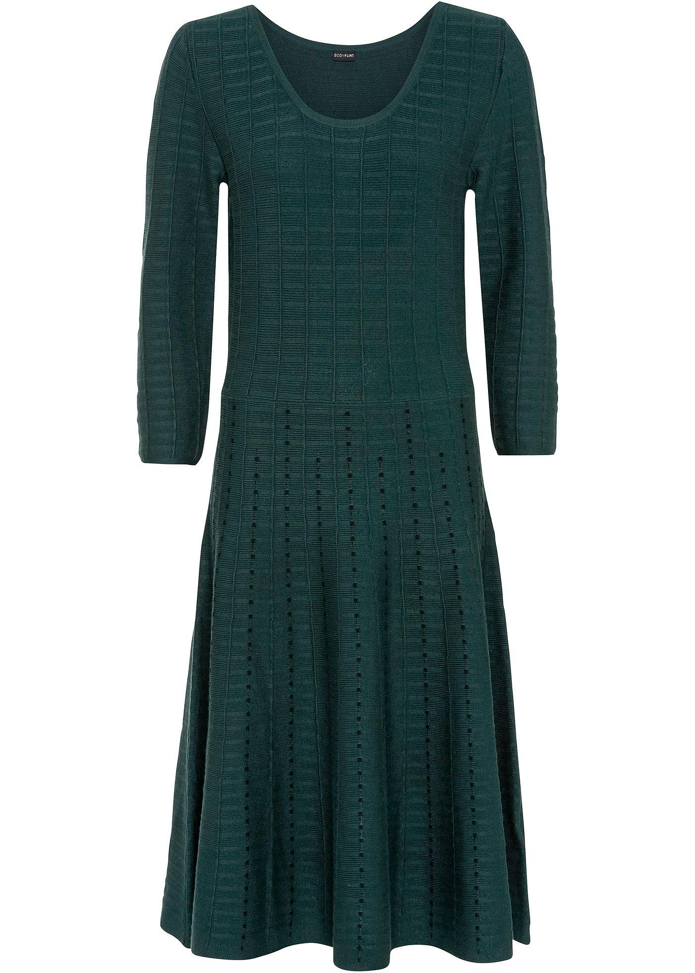 Feminiene jurk van knitwear met een soepelvallend rokdeel en strepen