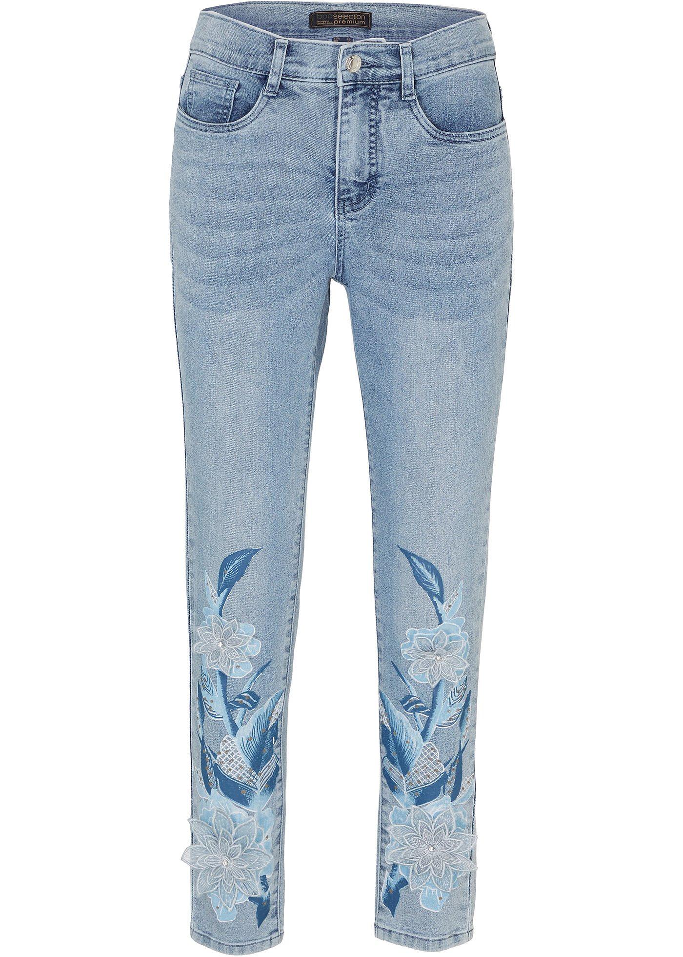 Jeans met 3D applicaties