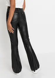 Flared imitatieleren broek met contrastnaden, bonprix