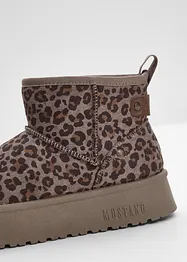 Boots van Mustang, Mustang