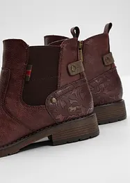 Boots van Mustang, Mustang