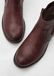 Boots van Mustang, Mustang