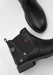 Boots van Mustang, Mustang