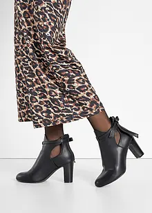 Enkellaarsjes met cut-outs, bonprix