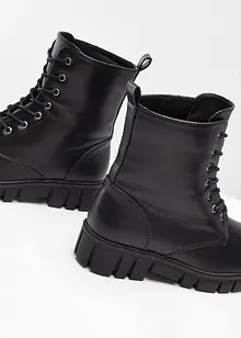 Veterboots met profielzool, bonprix