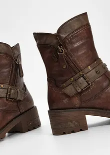 Boots van Mustang, Mustang