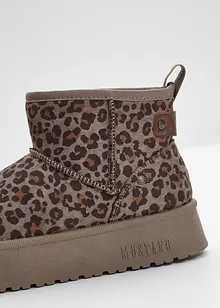 Boots van Mustang, Mustang