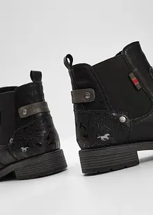 Boots van Mustang, Mustang
