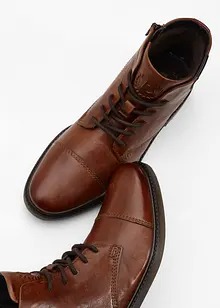 Bugatti veterlaarsjes van leer, Bugatti