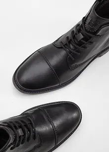 Bugatti veterlaarsjes van leer, Bugatti