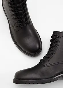 Veterboots met profielzool, bonprix