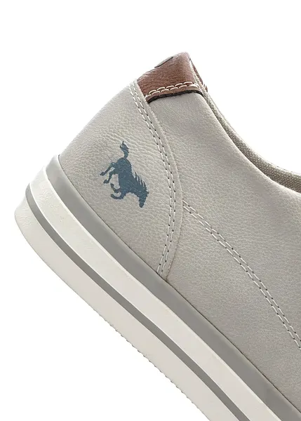 Sneakers van Mustang met trendy siernaden en contrastkleurige veters lichtgrijs