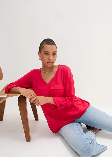 Flatteuze blouse met oprolbare mouwen