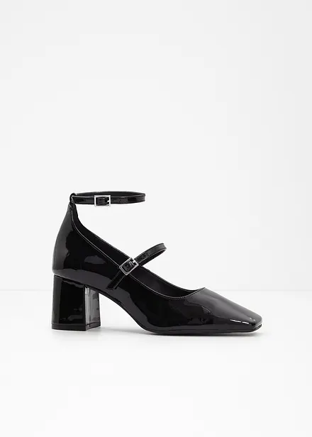 Strappy pumps