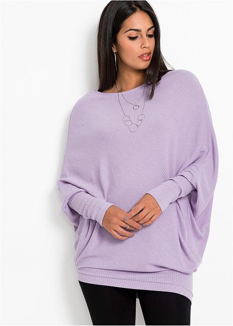 Mooie trui in ribgebreide look met een asymmetrische Mooie trui in ribgebreide look met een asymmetrische