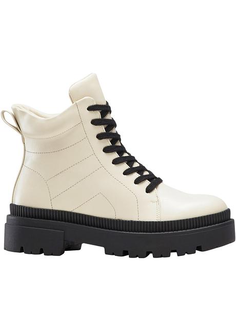 Mooie veterboots met trendy details - beige