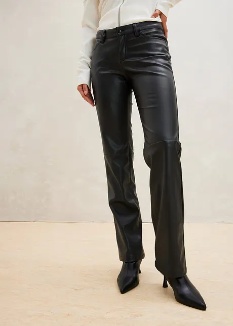 Imitatieleren broek met mid waist, bonprix