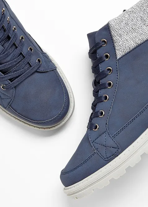 Veterboots met profielzool, bonprix