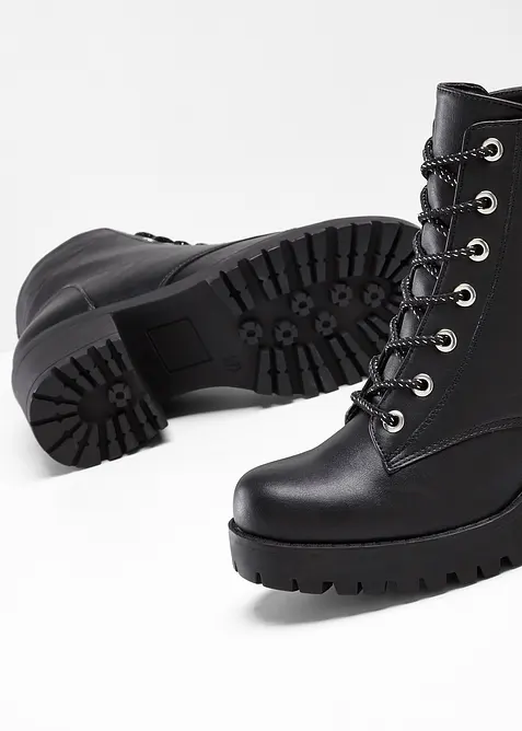 Veterboots met een blokhak, bonprix