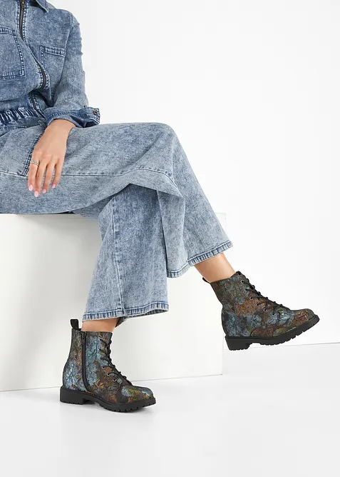 Veterboots met een bloemmotief, bonprix