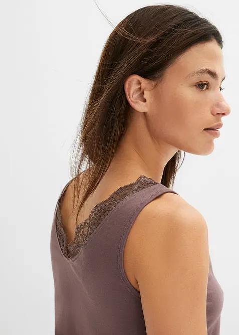 Shortama met sierlijk kant, bonprix