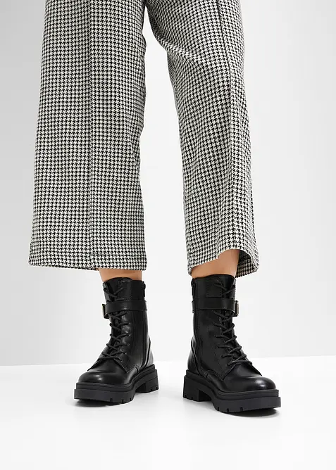 Veterboots met gesp, bonprix