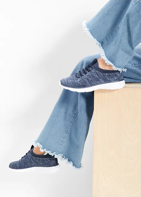 Slip-in sneakers van zacht materiaal, bonprix
