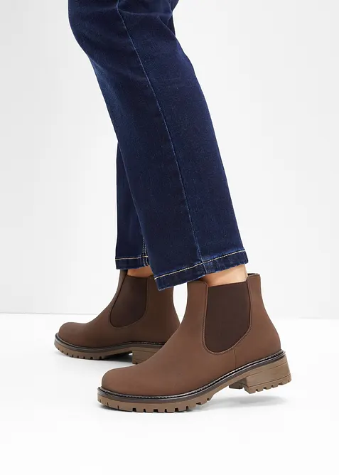 Chelsea boots met geprofileerde zool, bonprix