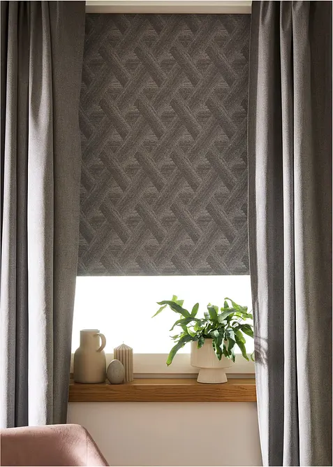 Verduisterend jacquard rolgordijn met een grafisch patroon, bonprix