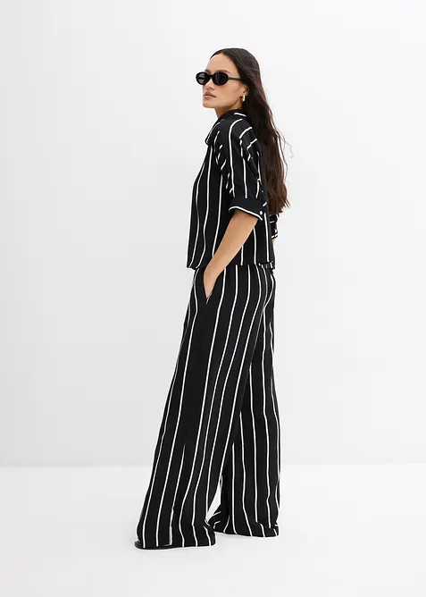 Blouse met korte mouwen van gestructureerde crêpe, bonprix