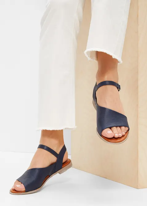 Sandalen van Mustang, Mustang