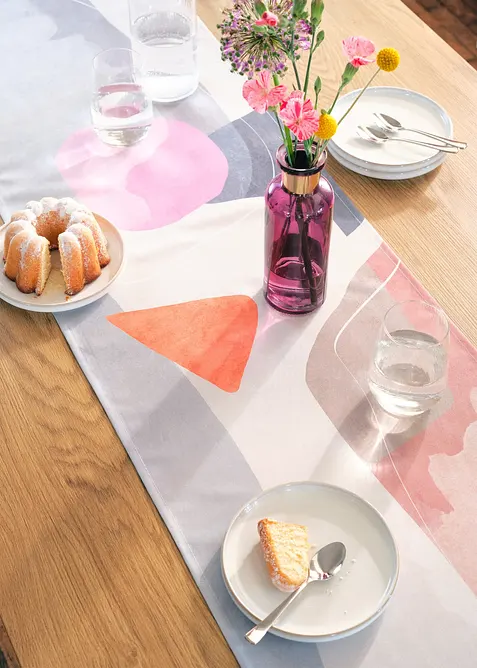 Tafelloper met grafisch motief, waterafstotend, bonprix