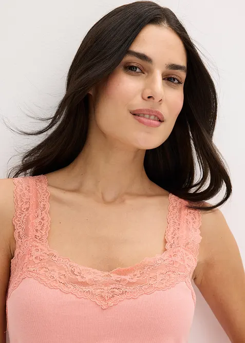 Shortama met sierlijk kant, bonprix