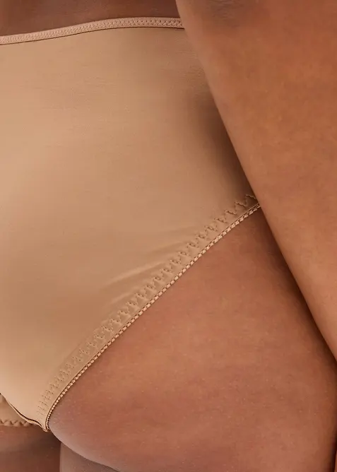 Slip met glanzend effect (set van 2), bonprix