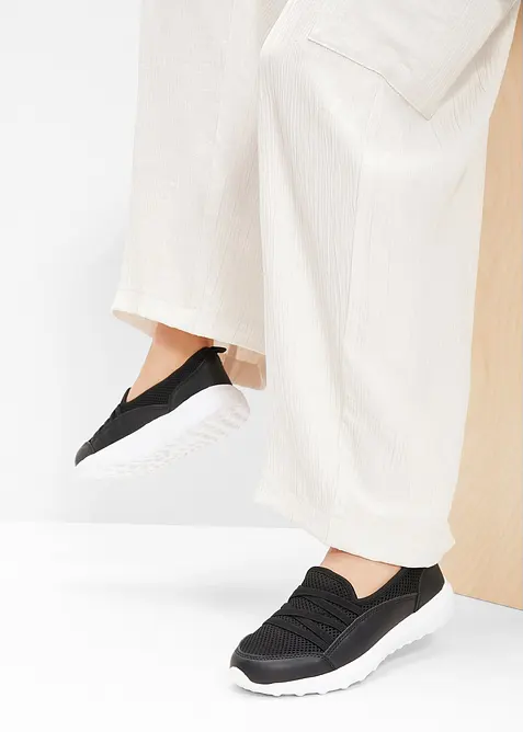 Comfortabele slip-in sneakers met een lichte zool, bonprix