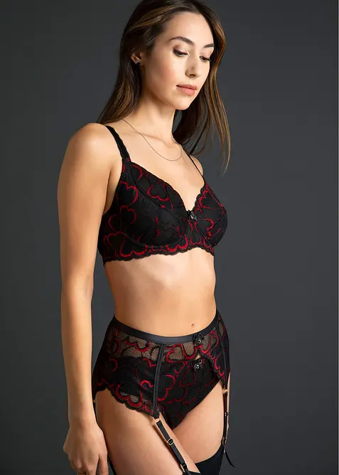 Slip met sierlijk kant, bonprix