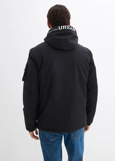 Winterjas met capuchon en veel praktische zakken, bonprix